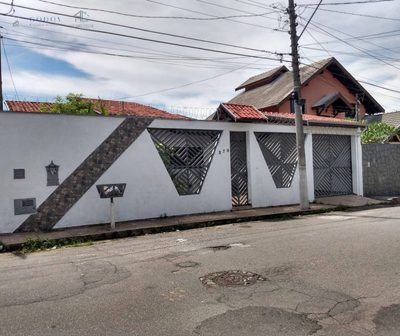 Casa, 3 quartos, 312 m² - Foto 1