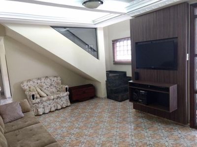 Casa, 3 quartos, 246 m² - Foto 1