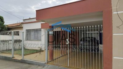 Casa, 3 quartos, 263 m² - Foto 1