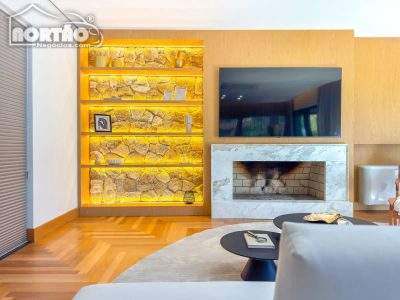Casa, 4 quartos, 361 m² - Foto 1