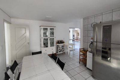 Casa, 3 quartos, 285 m² - Foto 2