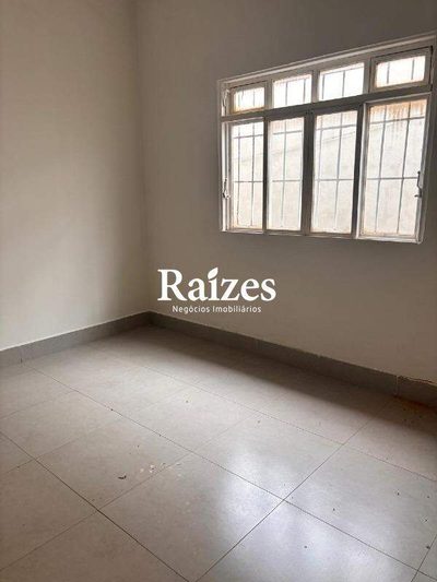 Casa, 6 quartos, 230 m² - Foto 3