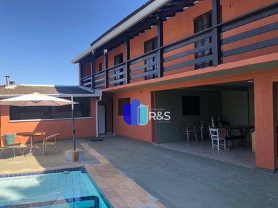 Chácara, 3 quartos, 1792 m² - Foto 1
