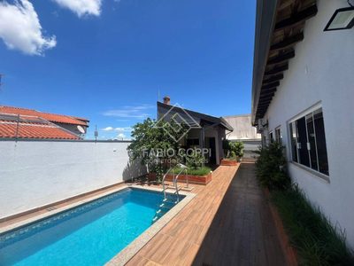 Casa, 4 quartos, 238 m² - Foto 1