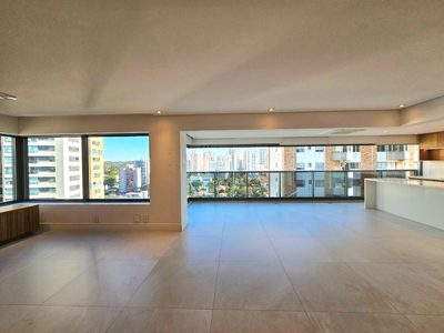 Apartamento, 3 quartos, 192 m² - Foto 2