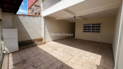 Casa, 4 quartos, 169 m² - Foto 2