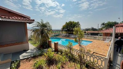 Casa, 5 quartos, 240 m² - Foto 1