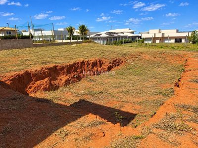 Loteamento e Condomínio, 1000 m² - Foto 1