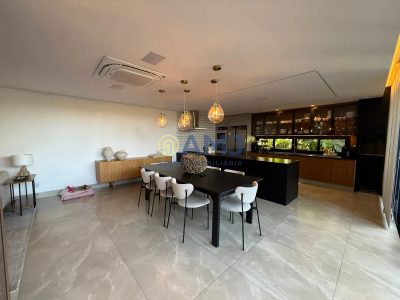 Sobrado, 3 quartos, 219 m² - Foto 1