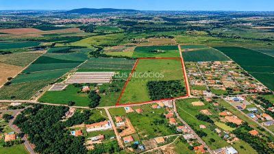 Terreno, 12 hectares - Foto 1