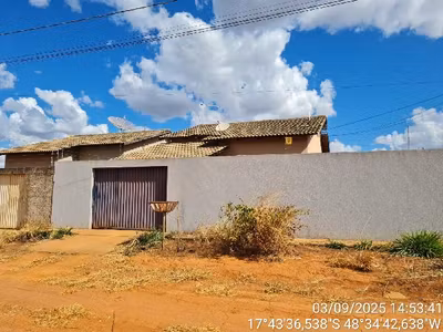Casa, 2 quartos, 202 m² - Foto 1