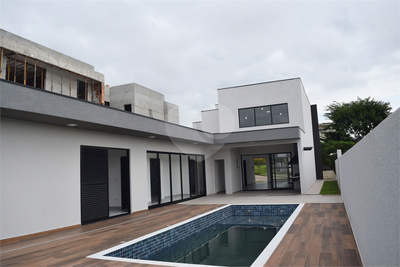 Casa, 4 quartos, 305 m² - Foto 1