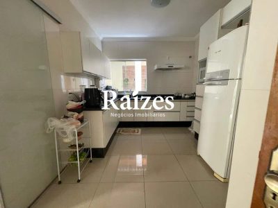 Casa, 3 quartos, 235 m² - Foto 1