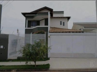 Casa, 3 quartos, 240 m² - Foto 1