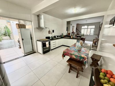 Casa, 5 quartos, 250 m² - Foto 4