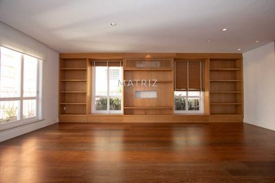 Apartamento, 3 quartos, 230 m² - Foto 2