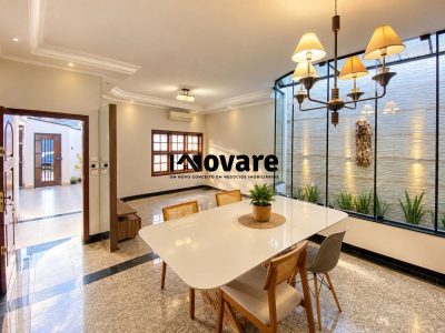 Casa, 3 quartos, 245 m² - Foto 1