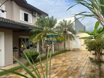 Casa, 5 quartos, 242 m² - Foto 2