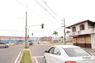 Loja-Salão, 200 m² - Foto 1
