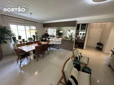 Casa, 5 quartos, 265 m² - Foto 3