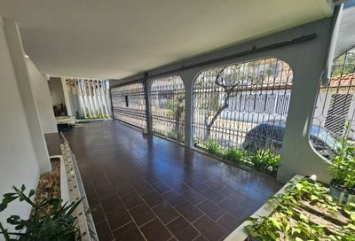 Casa, 4 quartos, 248 m² - Foto 2