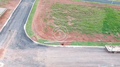 Terreno, 180 m² - Foto 1
