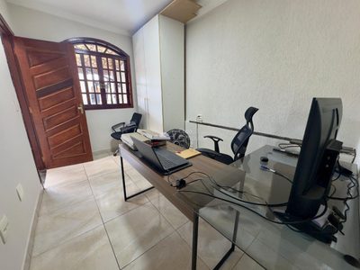 Casa, 4 quartos, 240 m² - Foto 3