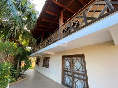 Casa, 3 quartos, 246 m² - Foto 1