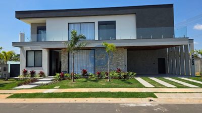 Sobrado, 3 quartos, 318 m² - Foto 1