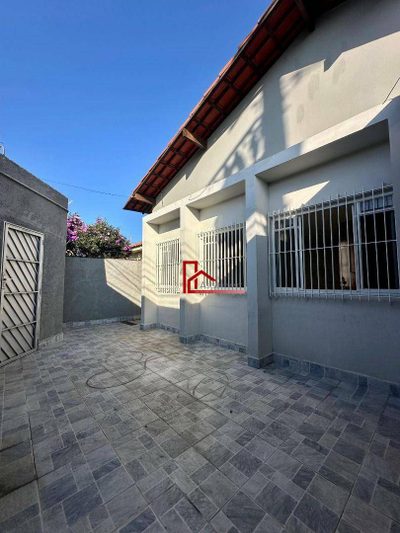 Casa, 3 quartos, 200 m² - Foto 1