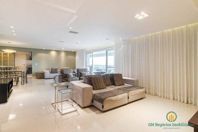 Apartamento, 3 quartos, 202 m² - Foto 1