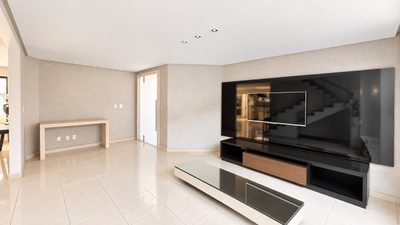Casa, 4 quartos, 340 m² - Foto 2