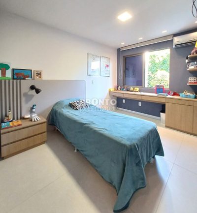 Casa, 4 quartos, 216 m² - Foto 2