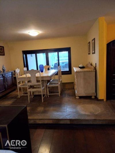 Casa, 3 quartos, 240 m² - Foto 2