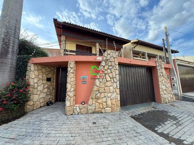 Casa, 3 quartos, 195 m² - Foto 2