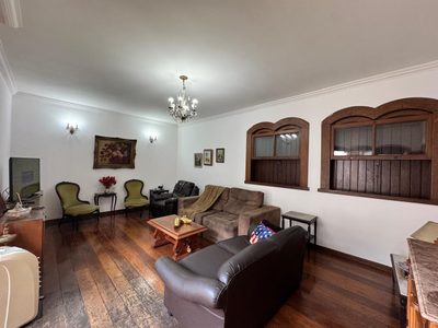 Casa, 3 quartos, 320 m² - Foto 1