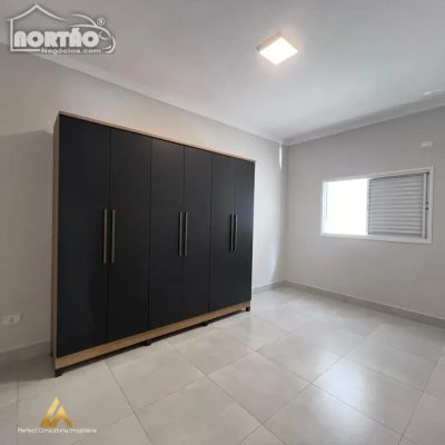 Casa, 4 quartos, 250 m² - Foto 2