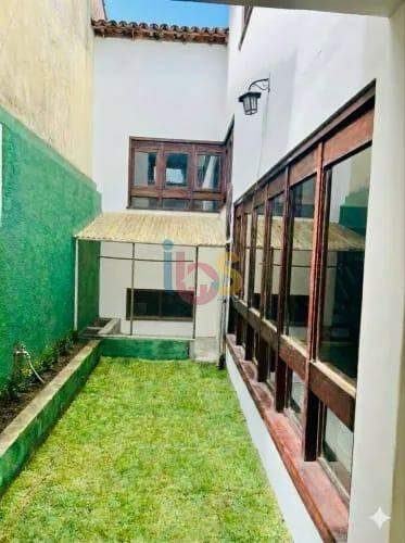 Casa, 4 quartos, 353 m² - Foto 2
