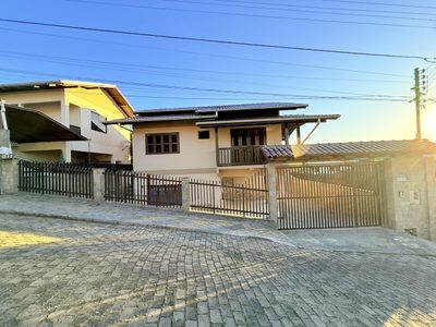 Casa, 4 quartos, 174 m² - Foto 1