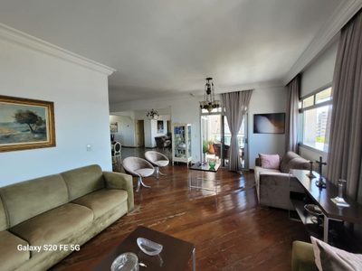 Apartamento, 3 quartos, 240 m² - Foto 1