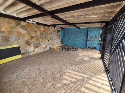 Casa, 3 quartos, 214 m² - Foto 1