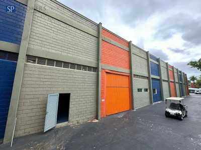 Depósito-Galpão, 565 m² - Foto 1