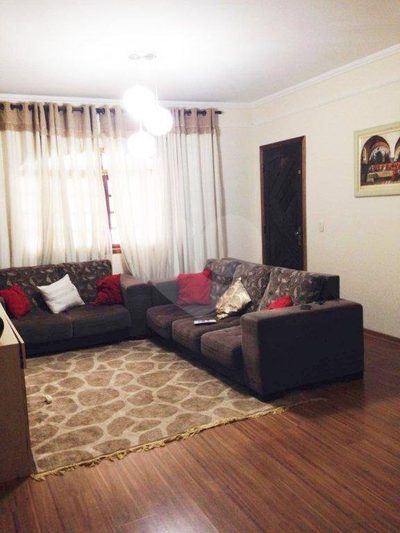 Casa, 4 quartos, 190 m² - Foto 1