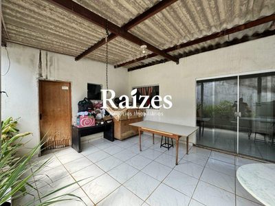 Casa, 3 quartos, 250 m² - Foto 1