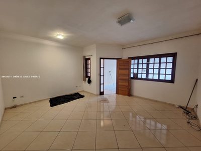 Casa, 4 quartos, 180 m² - Foto 1