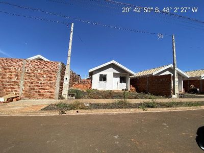 Casa, 2 quartos, 200 m² - Foto 1