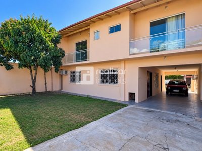 Casa, 5 quartos, 190 m² - Foto 1