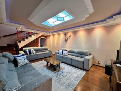 Casa, 4 quartos, 276 m² - Foto 1
