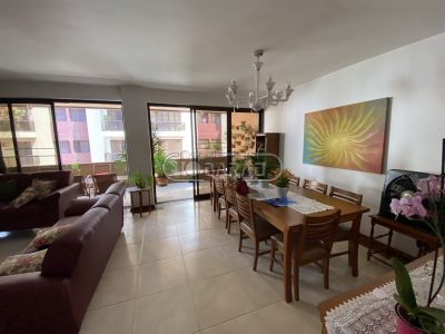 Apartamento, 3 quartos, 261 m² - Foto 2
