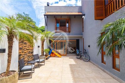 Casa, 3 quartos, 220 m² - Foto 1
